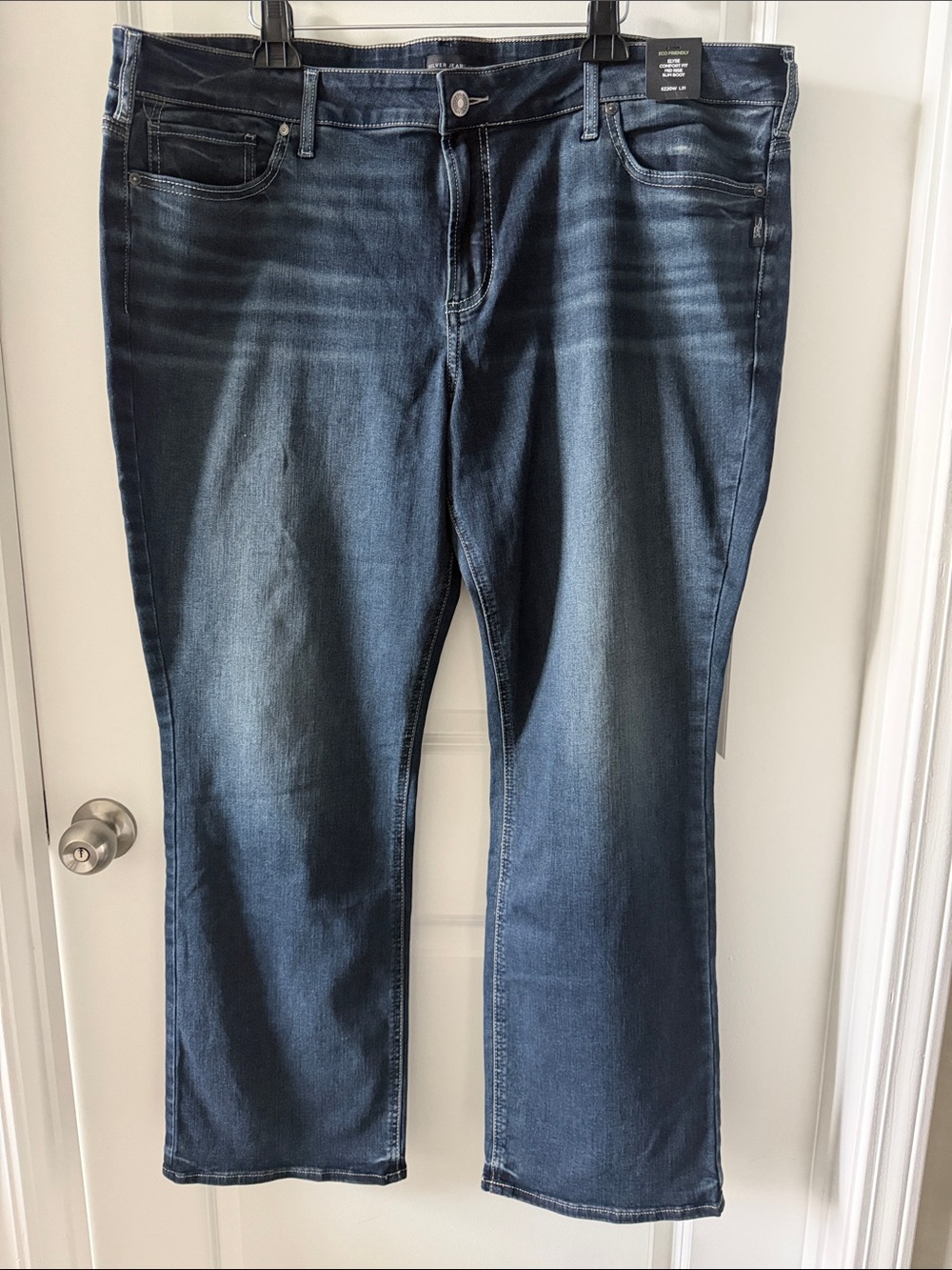Silver Jeans Women’s Slim Boot Cut Jeans in Dark Blue Wash